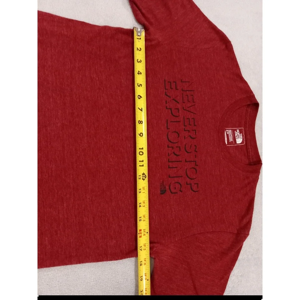 2 Mens North Face T Shirts Gray Red Small Never Stop Exploring Roam Sweet Roam
